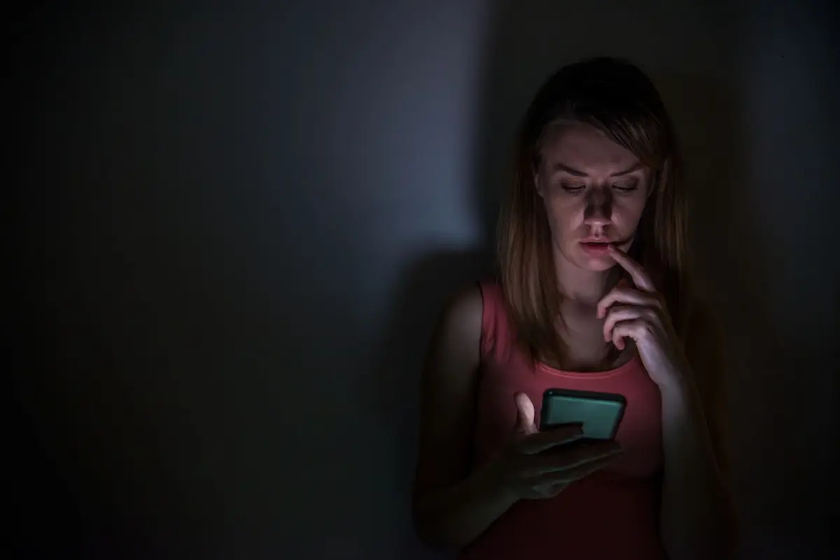 Abuso digital en el entorno cercano: 5 de cada 10 víctimas identifican a familiares o amigos como agresores