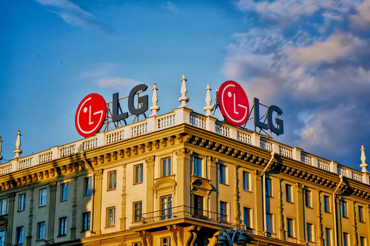 La utilidad operativa de LG alcanza 2,100 mdd en el primer semestre, por encima de todo 2025