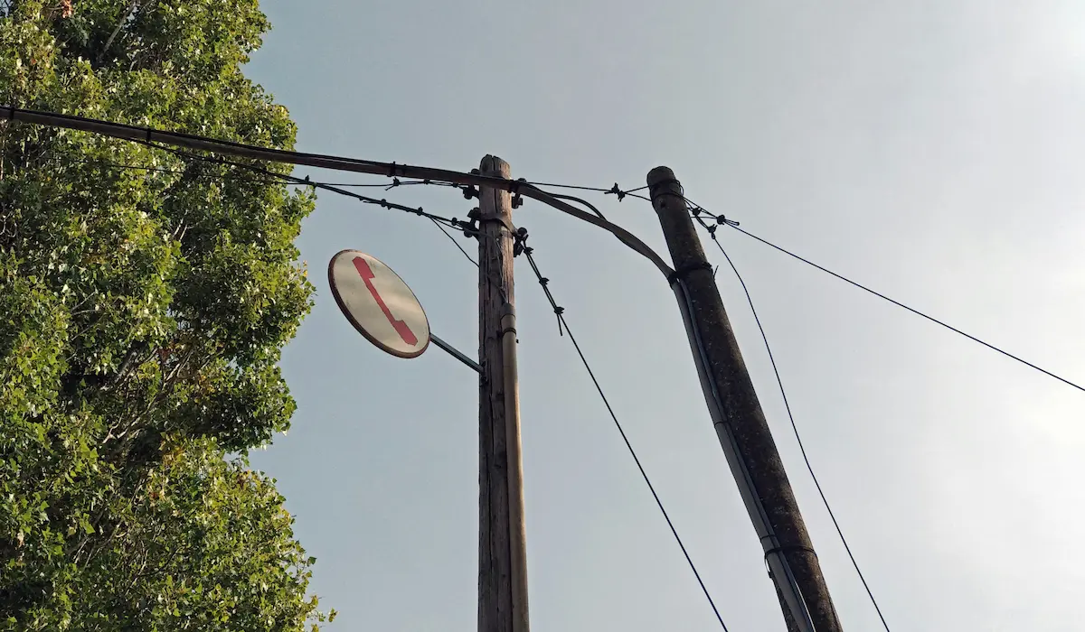 Poste Italiane lanza oferta por 2,850 mde para controlar el 100% de Telecom Italia