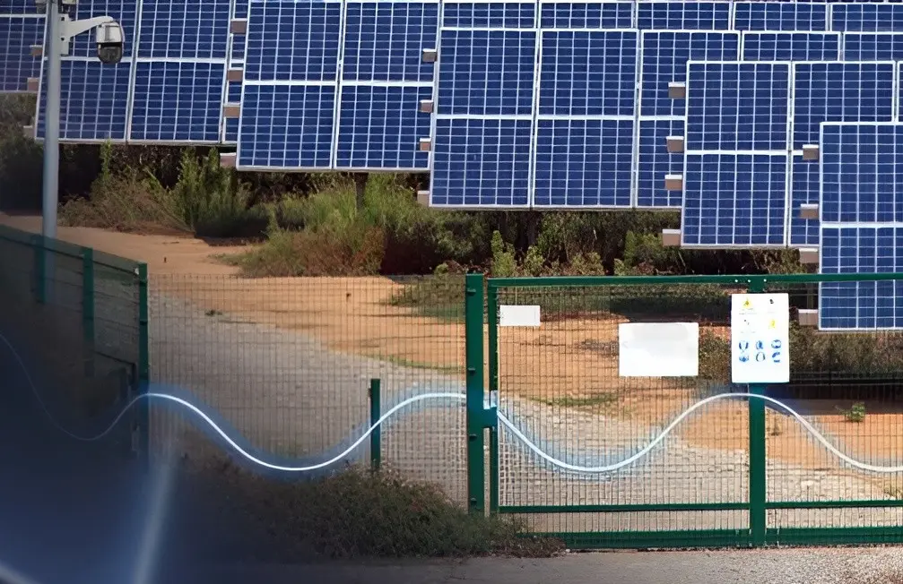 Parques solares y de energía crítica elevan inversiones en seguridad perimetral para blindar su operación