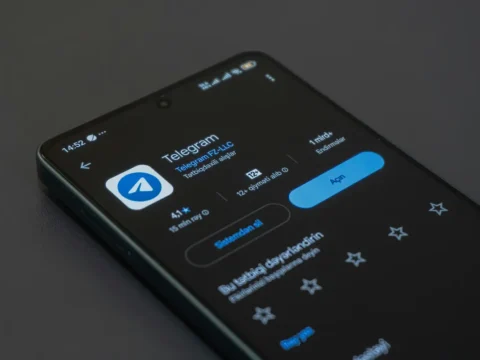 Apple reabre el debate sobre el poder de las tiendas de aplicaciones tras retirar a Telegram