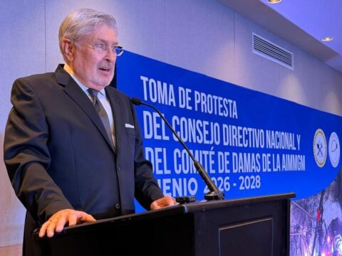 Raúl García Reimbert asume la presidencia de la AIMMGM con llamado a reactivar la exploración minera