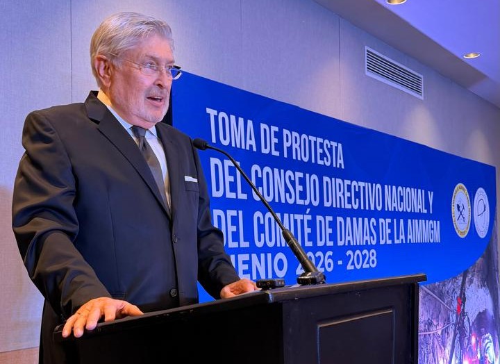Raúl García Reimbert asume la presidencia de la AIMMGM con llamado a reactivar la exploración minera
