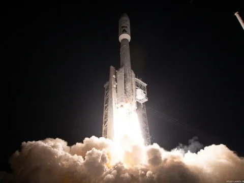 México quiere más capacidad satelital, pero todavía no mide los nuevos riesgos del espacio