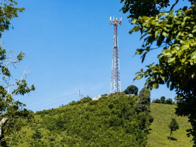 Conectar 8,729 clínicas costaría 235 mdd y podría llevar Internet a comunidades enteras