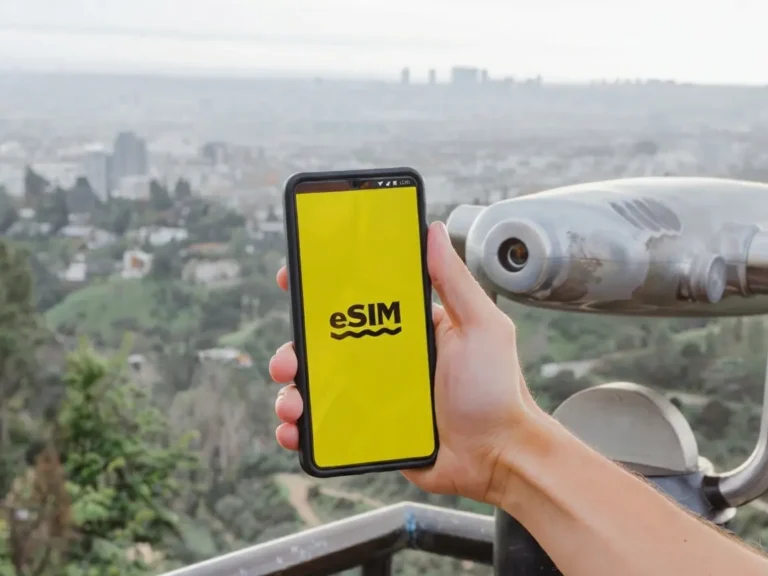 Los nuevos iPhone empujan a operadores hacia una infraestructura pensada para eSIM