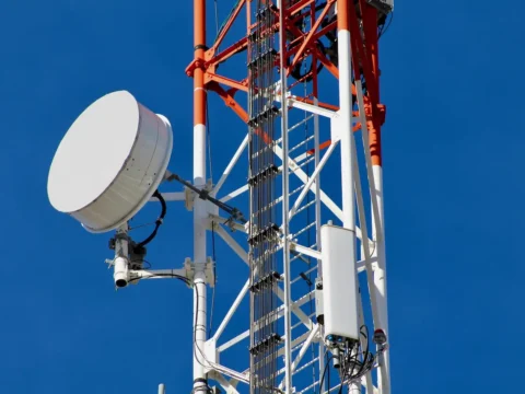Antenas de telecomunicaciones para espectro radioeléctrico de 800 MHz en México