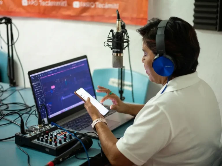 En ocho estados, la radio no comercial supera a la comercial y Oaxaca encabeza la diferencia
