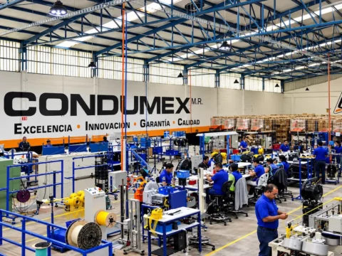 Carso y Red Nacional Última Milla acuerdan migrar a fibra óptica a casi 800,000 clientes